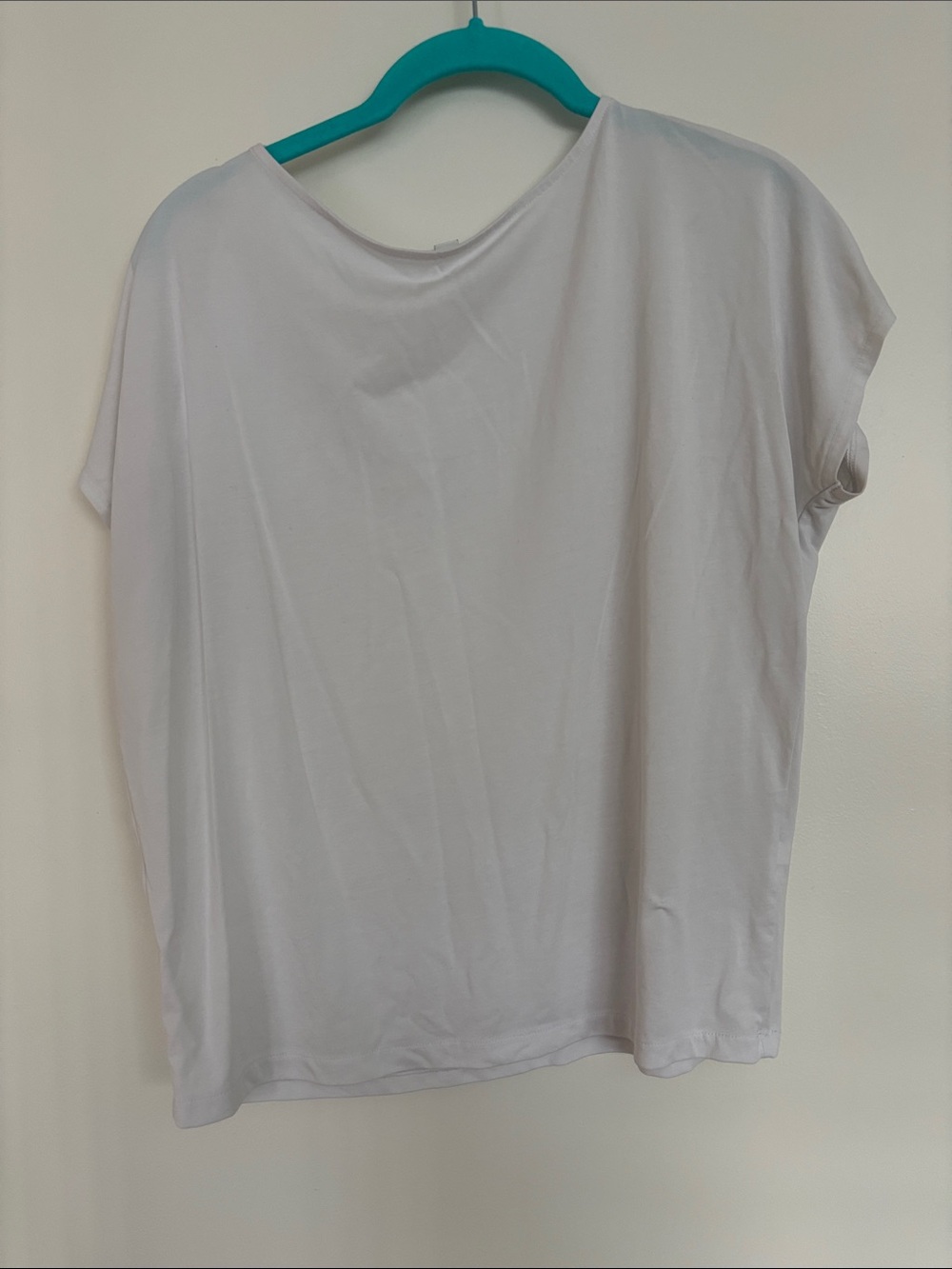 Uniqlo White Cap Sleeve Tee